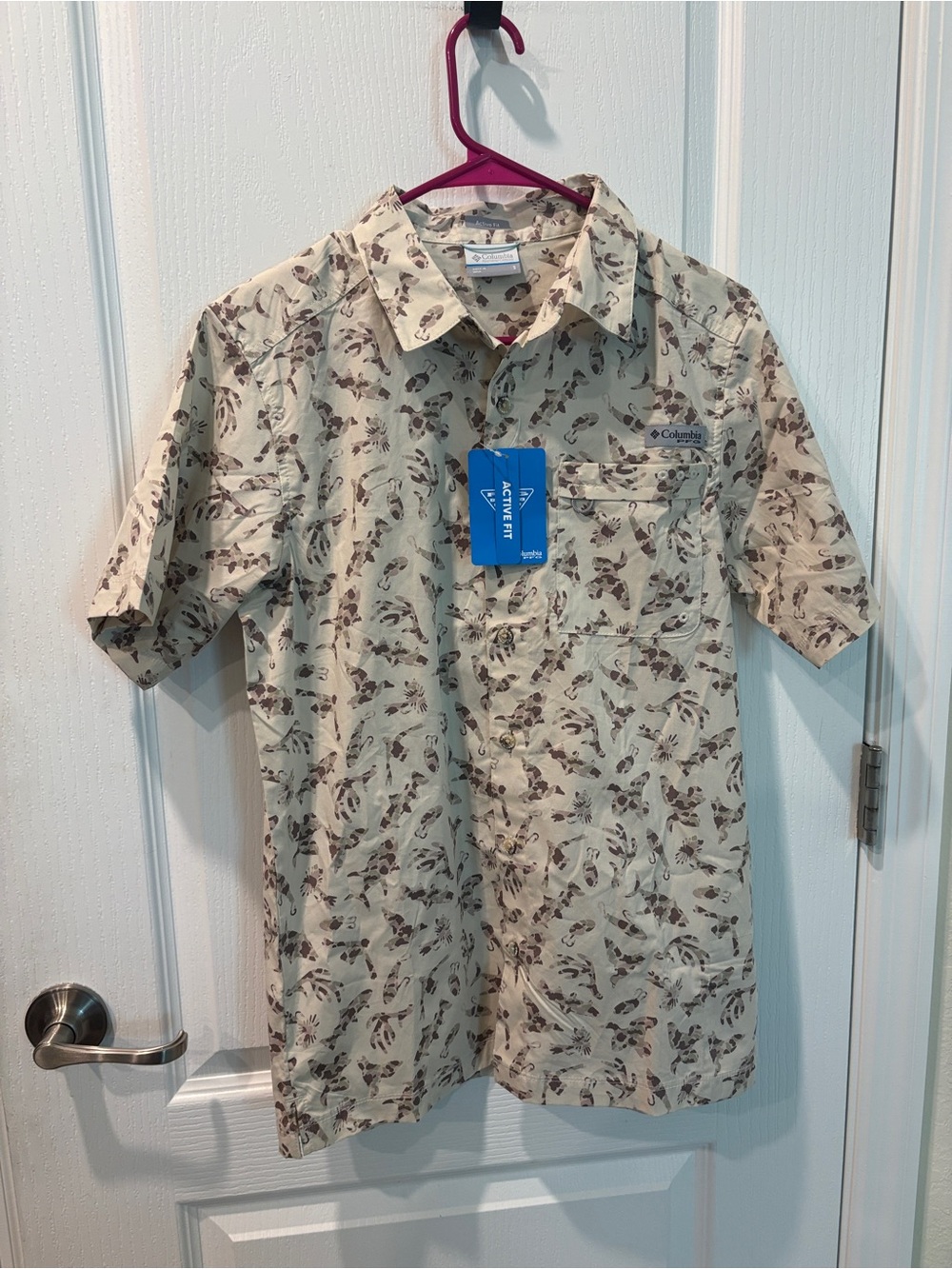 Columbia Fly Fishing Lures Camp Shirt Angler Tan/Khaki Mens SZ S Cotton Button